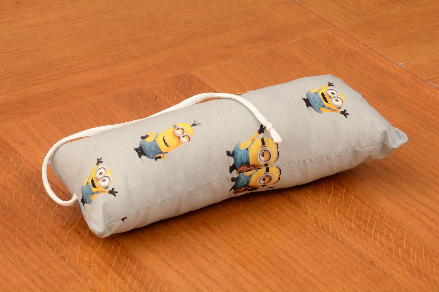 Mačji brcko minion